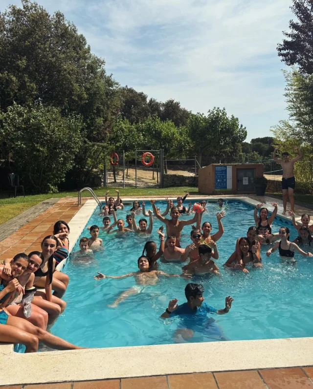 Ja teniu penjades al Web de l’escola les fotos de colònies del Cicle Superior a Can Miqueló!! 🎉🥳
#colònies #ich #escola #goodvibes #ciclesuperior